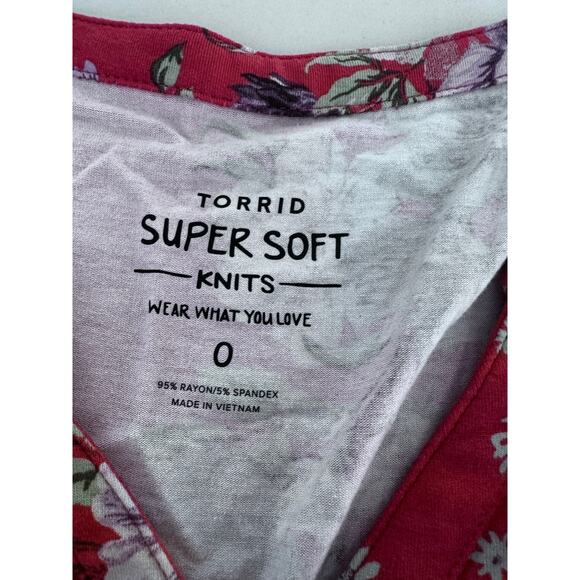 Torrid Red Floral Babydoll Button-Front Super Soft Top - Picture 3 of 4